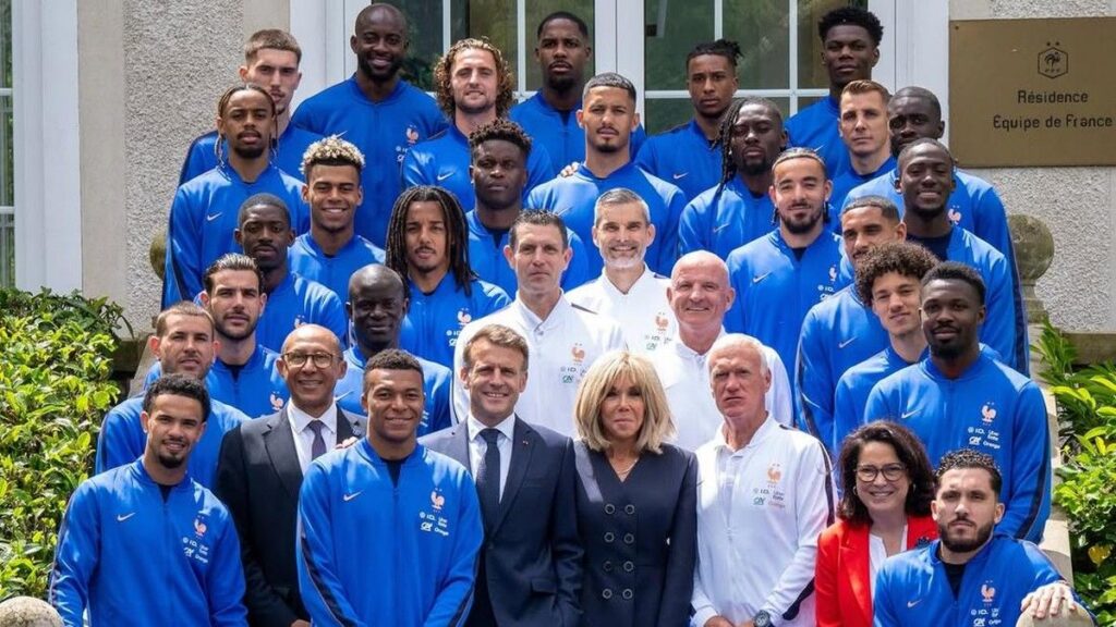 Emmanuel Macron Dukung Kylian Mbappe Melawan Pelecehan Rasis Senator Paraguay