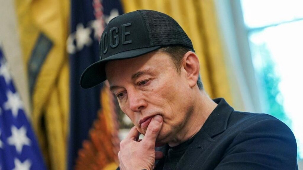 Elon Musk Bantah SpaceX Kembangkan Gadget Kecerdasan Buatan