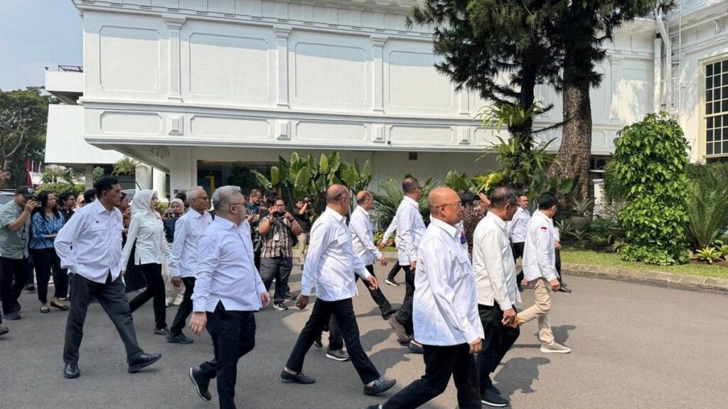 Presiden Prabowo Kumpulkan Pengusaha Kadin dan Menteri di Istana Negara