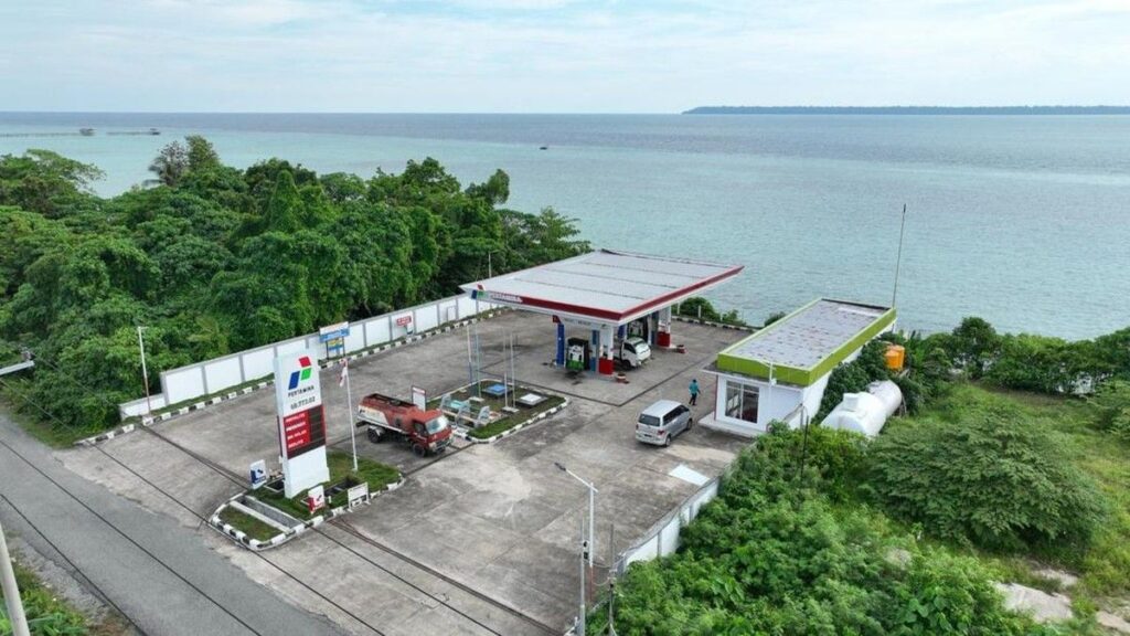 Pertamina Patra Niaga Salurkan BBM Dukung Kampung Nelayan
