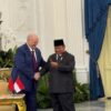 Presiden Belarus Beri Pulpen ke Prabowo Subianto di Istana Merdeka