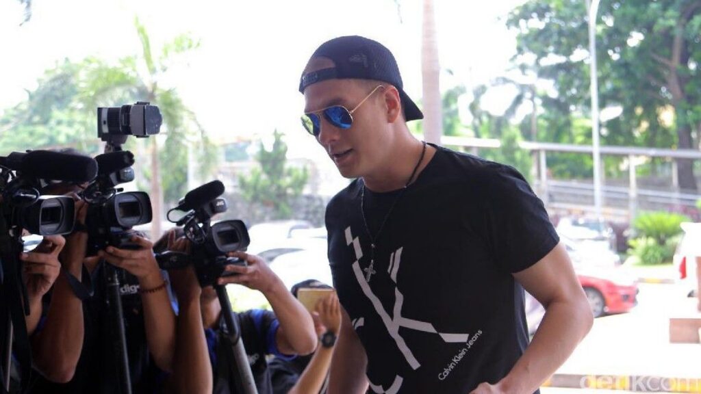 Bertrand Antolin Klarifikasi Kabar Duka Ayah Sambung Meninggal Dunia