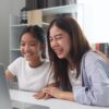 Mengenal Teen-ternity Fenomena Orang Tua Lepas Karier demi Anak Remaja