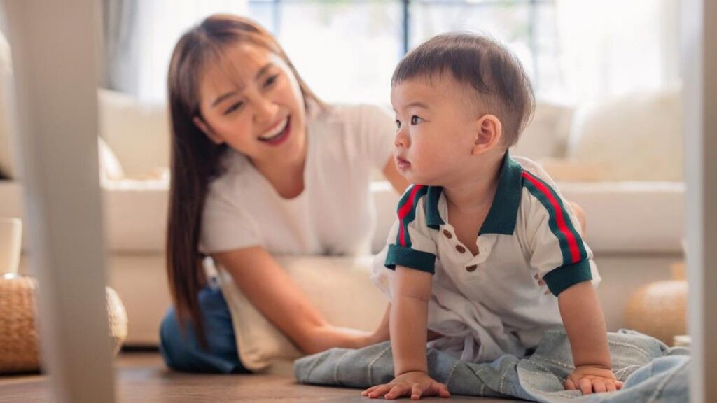 7 Ide Stimulasi agar Anak Bisa Cepat Merangkak