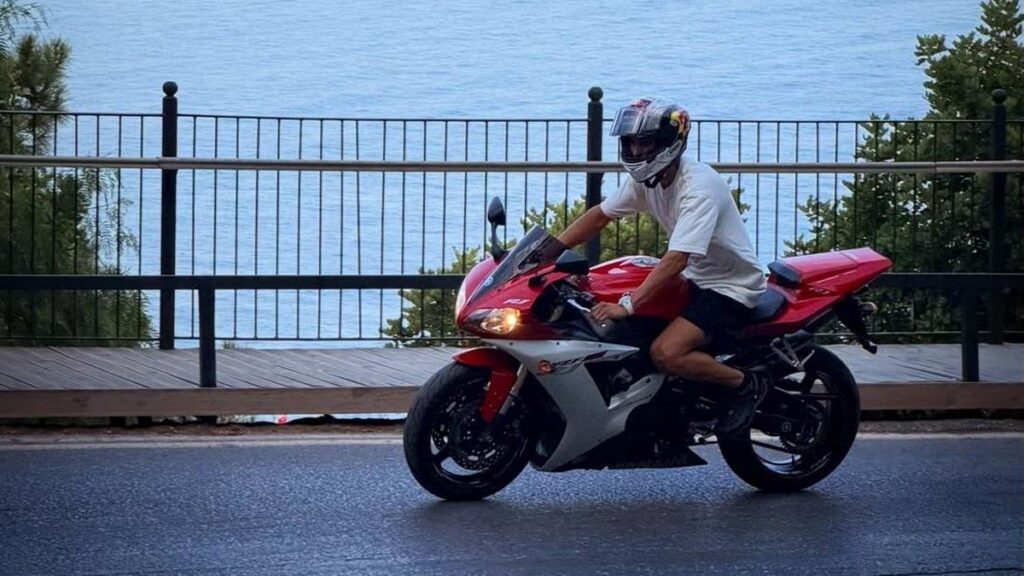 Masa Libur MotoGP 2026 Toprak Razgatlioglu Bernostalgia Bareng Motor Ayah