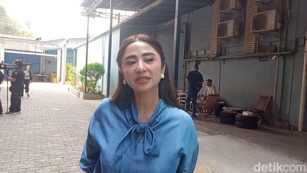 Dewi Perssik Ungkap Cara Obati Rindu pada Putranya di Akmil