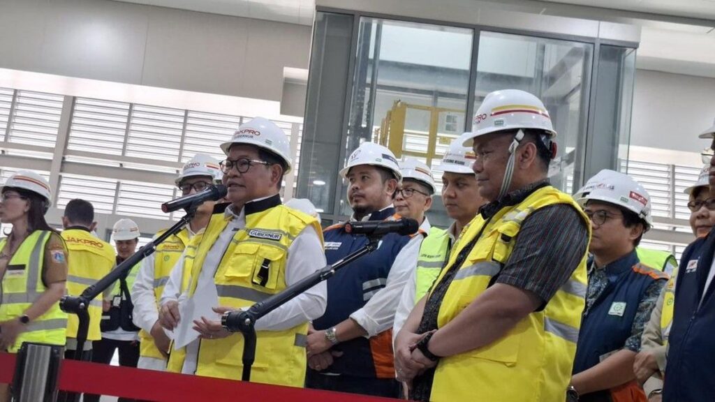 Pramono Anung Targetkan LRT Jakarta Fase 1B Beroperasi Agustus 2026