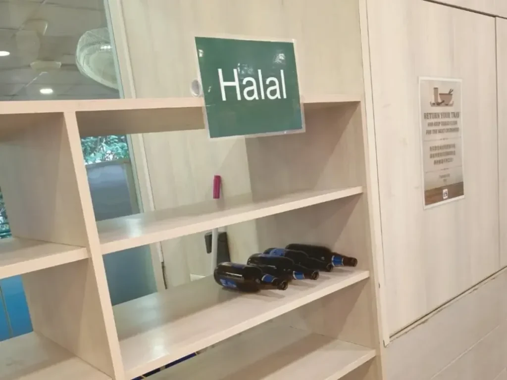 Pengunjung Muslim Geram Temukan Botol Bir di Rak Halal Food Court Singapore