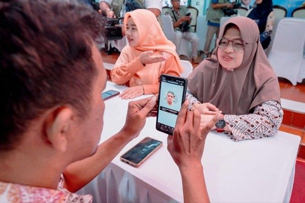 Pemerintah Percepat Sinkronisasi Data Bansos Melalui Portal Perlinsos Digital di Surabaya