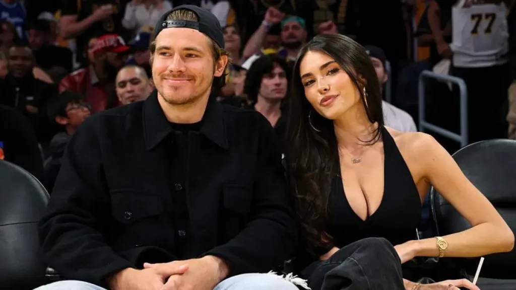 Justin Herbert dan Madison Beer Resmi Bertunangan di Los Angeles