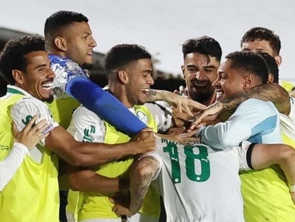 Palmeiras Bantai Vitoria Empat Gol Tanpa Balas