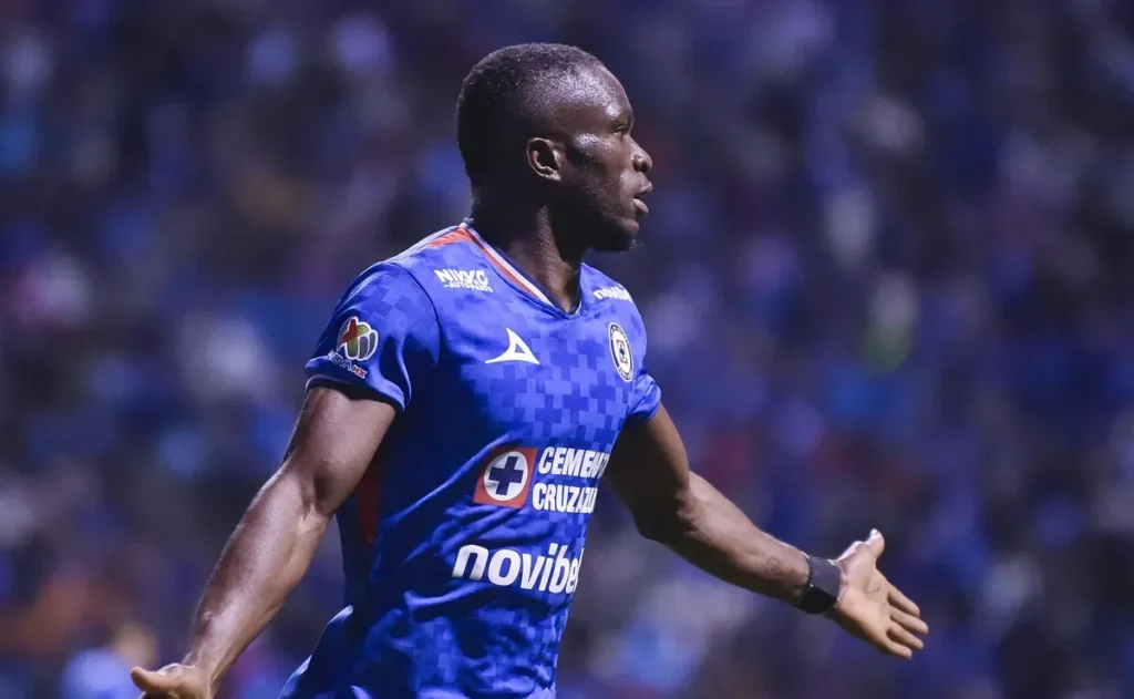 Christian Ebere Absen Jadi Starter Cruz Azul di Laga Campeón de Campeones 2026