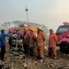 Petugas Gabungan Masih Padamkan Kebakaran TPA Jatiwaringin Tangerang