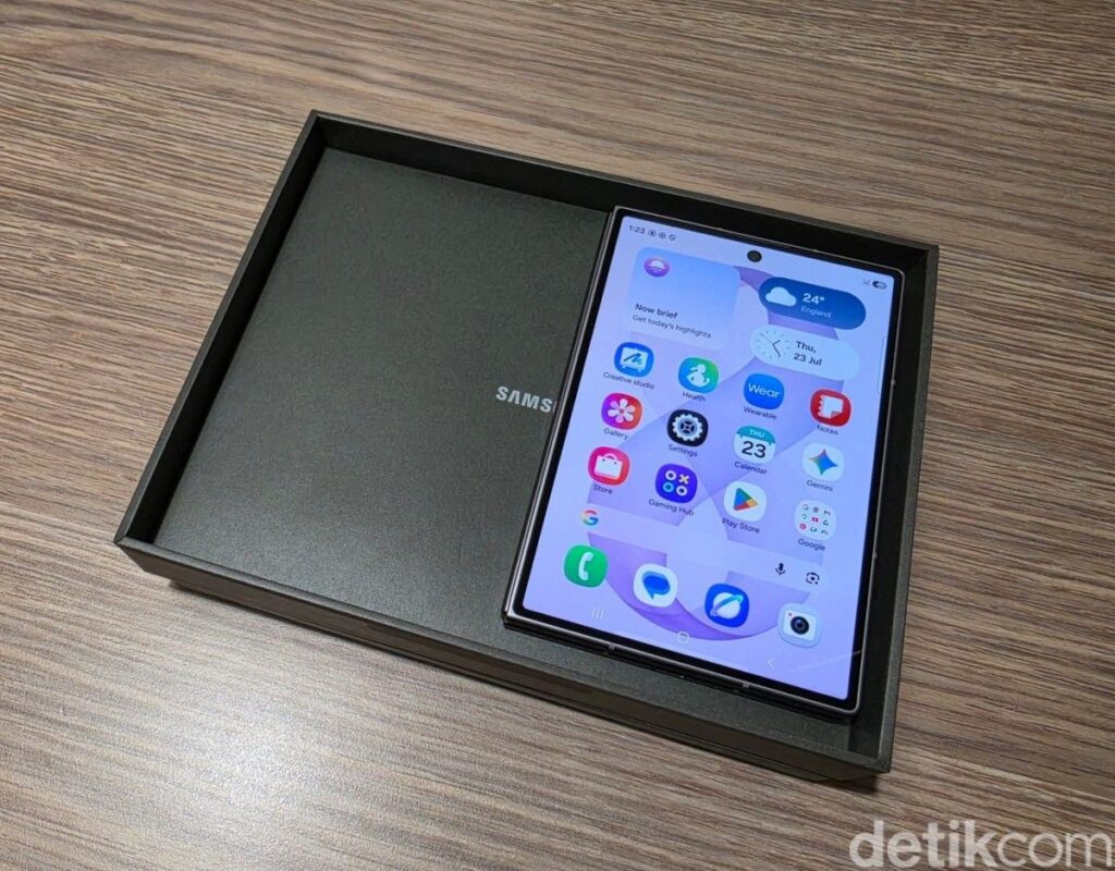 Review Samsung Galaxy Z Fold 8: Desain Baru Paspor yang Sangat Ringan