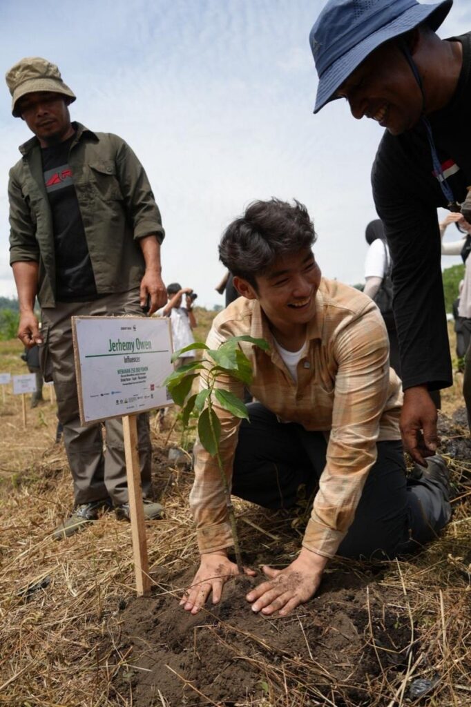 Jerhemy Owen Tanam 250 Ribu Pohon Restorasi Hutan di Aceh