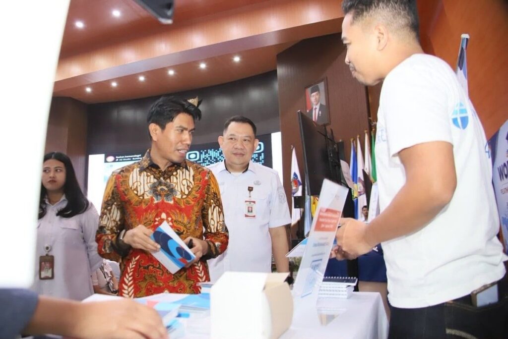 Kemendagri dan DPR Dorong ASN Ambil Beasiswa Luar Negeri