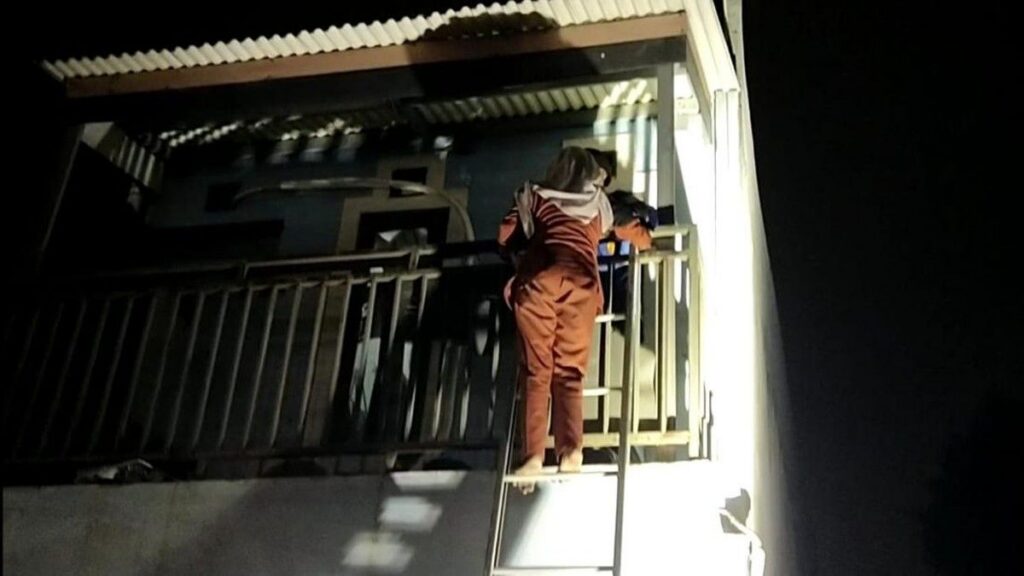 Wanita Terkunci Dua Jam di Daycare Ciputat Berhasil Dievakuasi Damkar
