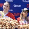 Joey Chestnut Juara Lagi Usai Lahap 66 Hot Dog dalam 10 Menit