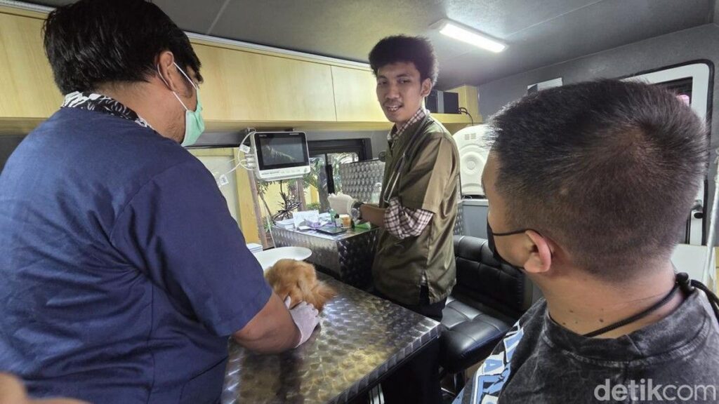 Dokter Hewan Bagikan Pengalaman Unik Layani Klinik Keliling Jagakarsa