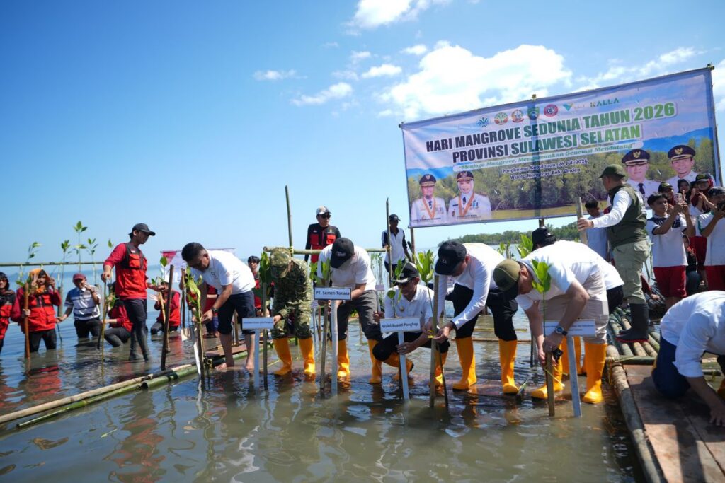 Pemerintah Lakukan Penanaman Serentak Satu Juta Bibit Mangrove