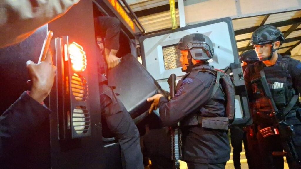 Polisi Sita Emas 74 Kg dan Uang Ratusan Miliar di Sentul
