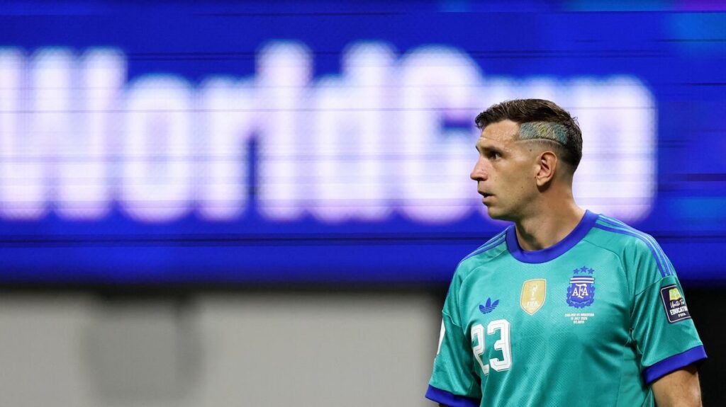 Emiliano Martinez Tampil Gemilang Tahan Spanyol di Final Piala Dunia 2026