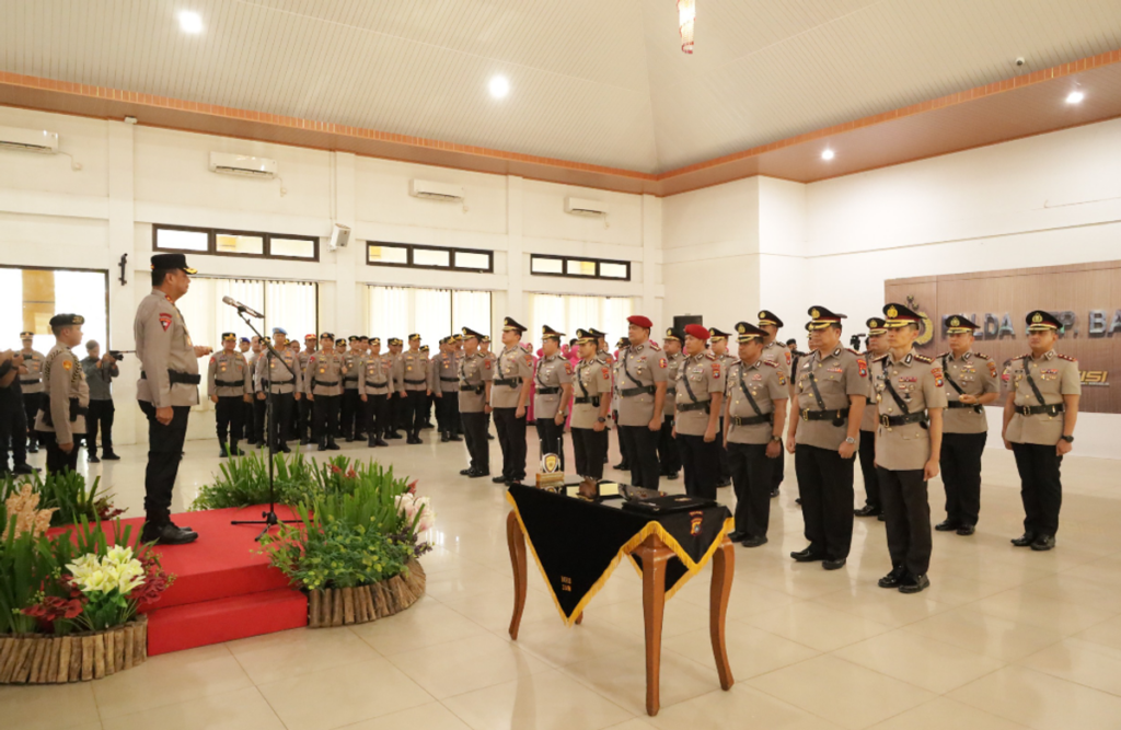 Kapolda Babel Mutasi Empat Pejabat Utama dan Lima Kapolres