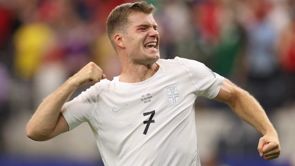 Lena Selnes Ungkap Keputusan Lahirkan Anak Tanpa Alexander Sorloth