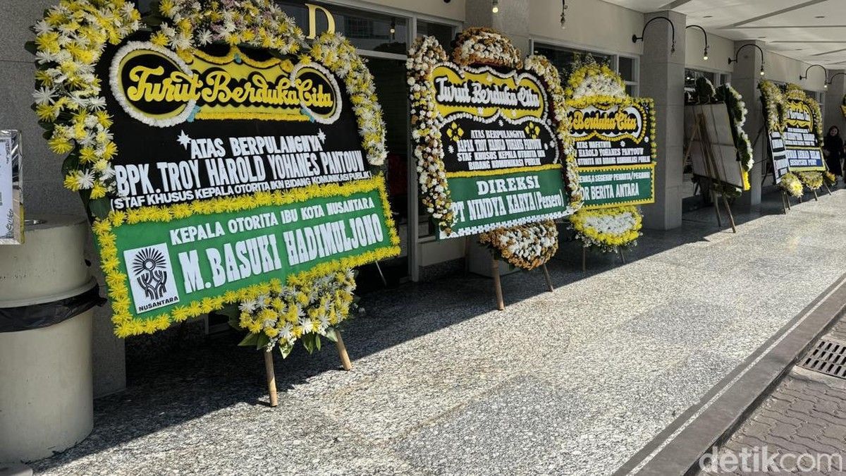 Jenazah Jubir Otorita IKN Troy Pantouw Dimakamkan di TPU Tanah Kusir