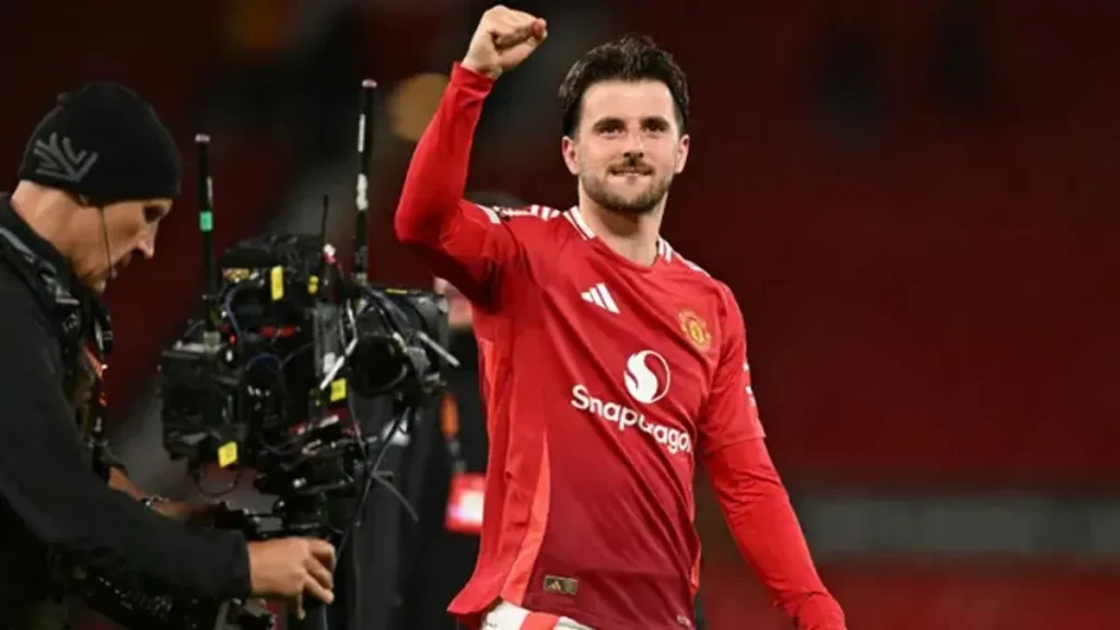 Mason Mount Tolak AC Milan Demi Bertahan di Manchester United