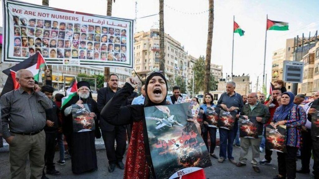Tentara Israel Tahan Ambulans Warga Palestina Melahirkan Bayi Meninggal