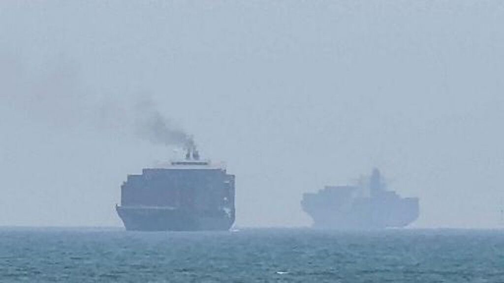 Dua Tanker Minyak Meledak di Selat Hormuz Akibat Ketegangan