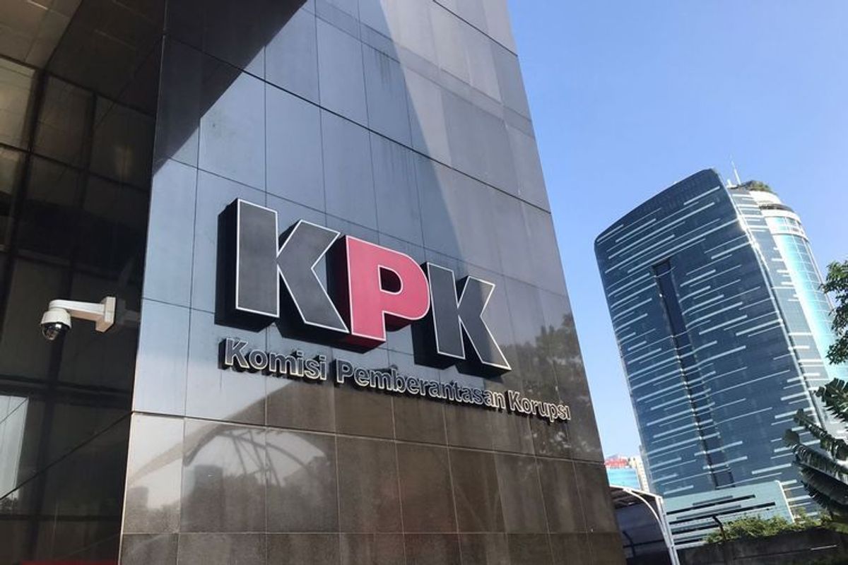 KPK Amankan 19 Orang dan Ratusan Juta Rupiah di Lombok Barat