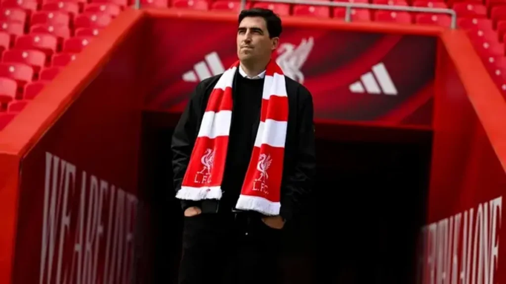 Andoni Iraola dan Arne Slot Sepakati Target Liga Champions Liverpool