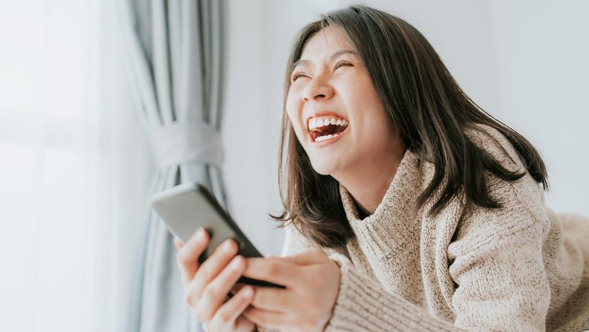 6 Ciri Orang dengan Sense of Humor yang Baik