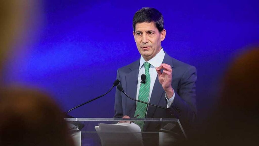Gubernur The Fed Kevin Warsh Sebut Risiko Inflasi AS Menurun