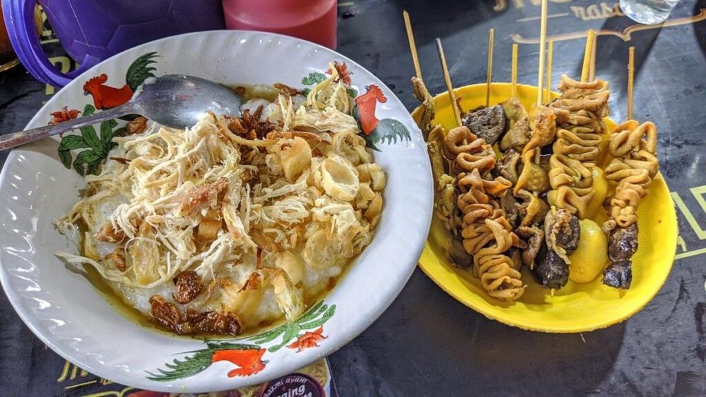 Pakar Gizi Ungkap Bubur Ayam Lebih Rendah Kalori Dibanding Nasi Uduk