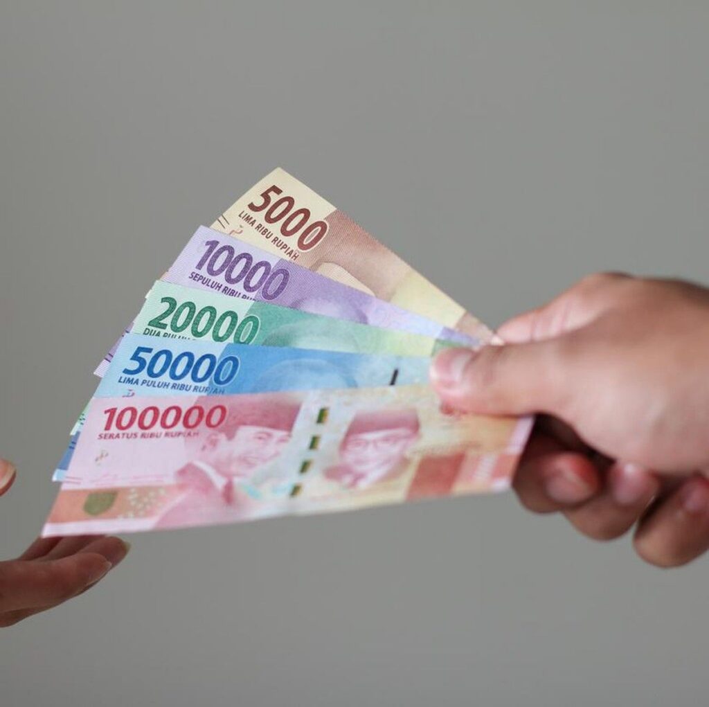 Hukum Suami Menafkahi Keluarga Menggunakan Uang Hasil Judi Slot Menurut Pandangan Islam