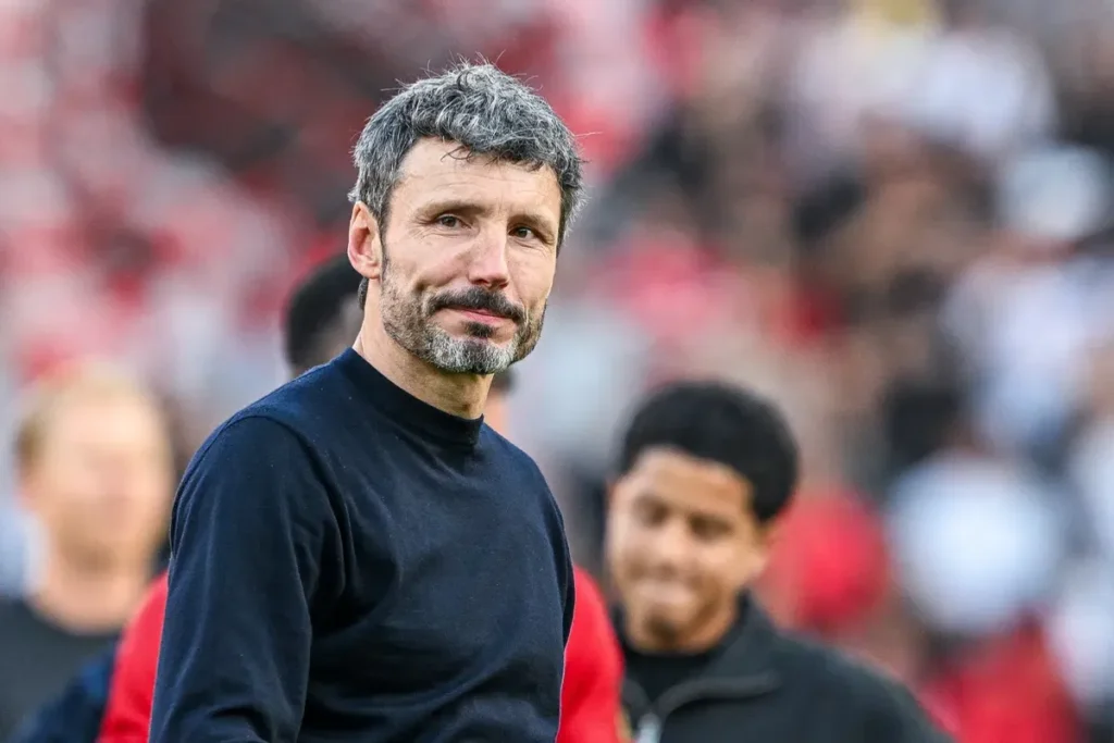 Courtois dan Openda Sambut Positif Penunjukan Mark van Bommel
