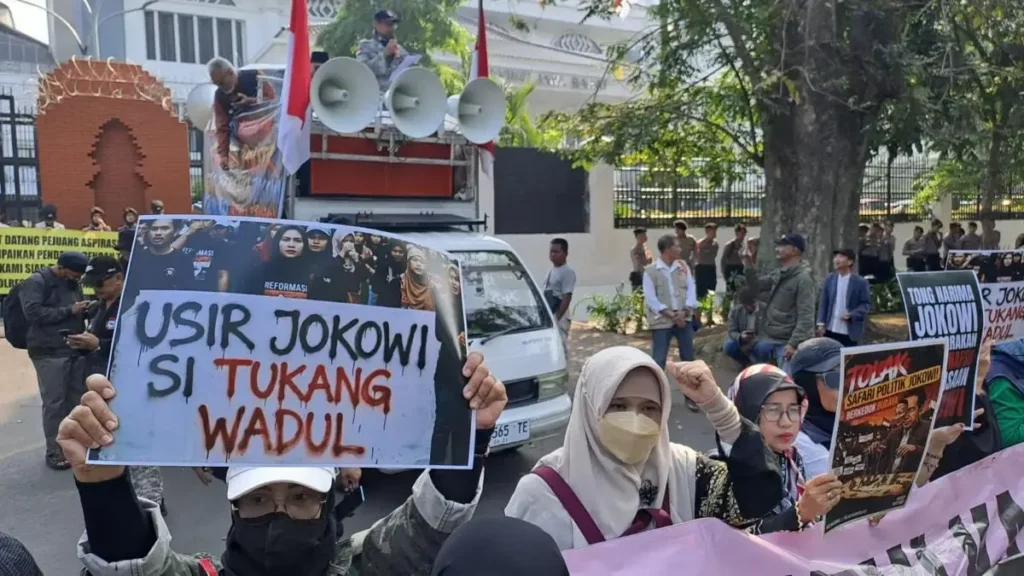 DPRD Jawa Barat Terima Aspirasi Massa Penolak Safari Politik Jokowi