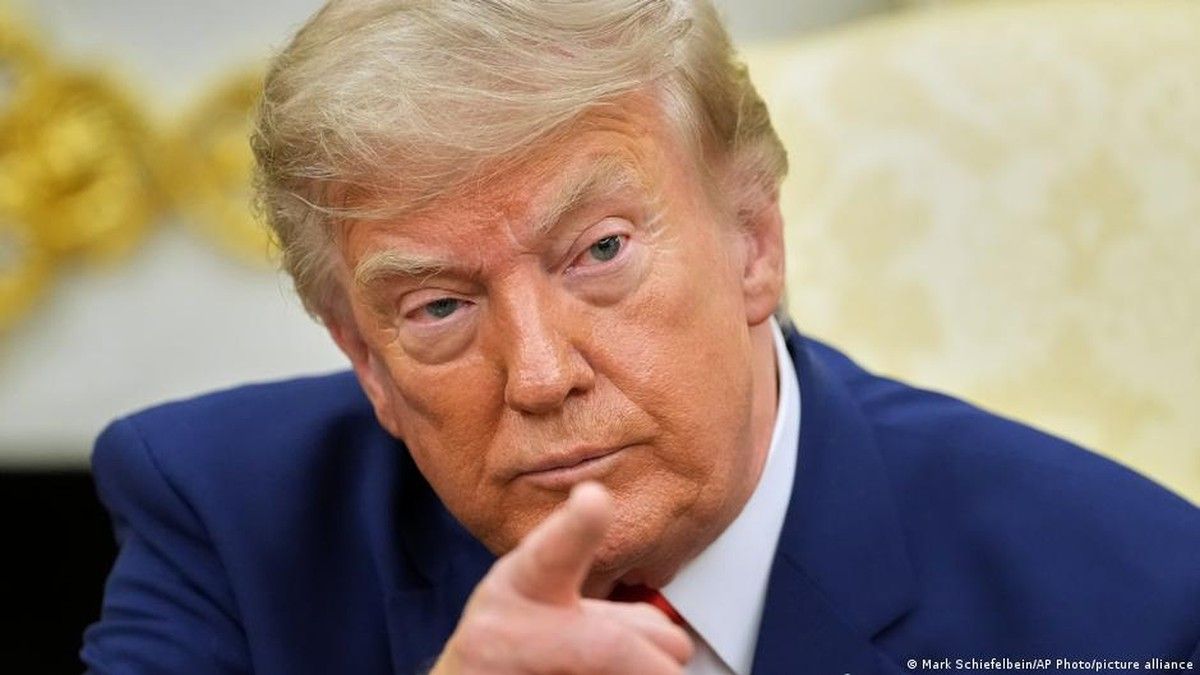 Donald Trump Peringatkan Rusia dan China Tidak Terlibat Konflik Iran