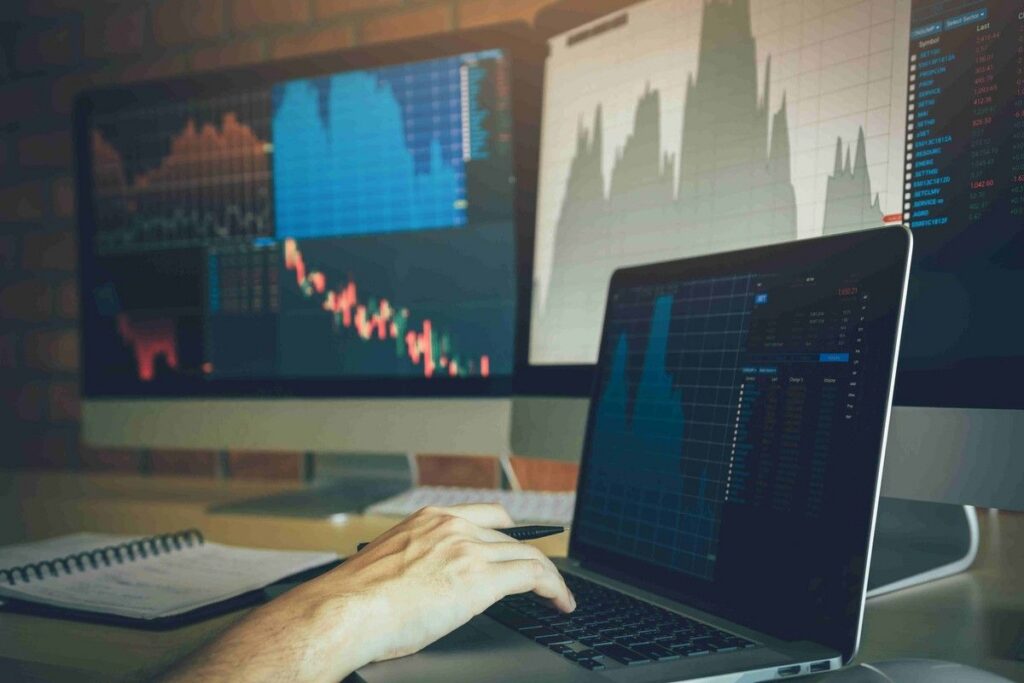 IHSG Ditutup Menguat 2,28 Persen Saat Sektor Industri Memimpin Kenaikan