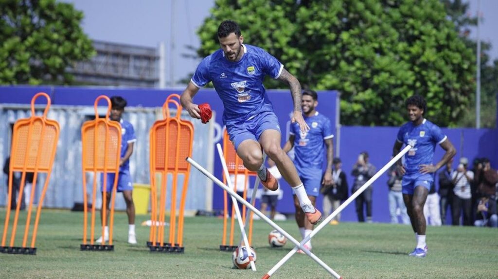 Igor Tolic Siapkan Pemain Terbaik Persib Menghadapi Arema FC