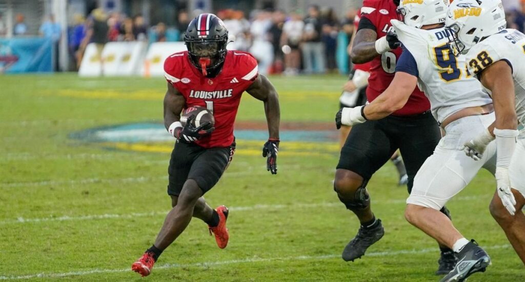 CBS Sports Menempatkan Miami Hurricanes Skuad Running Back Terbaik AS