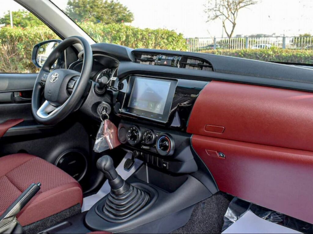 Toyota Hilux 2010 Bekas Menjadi Pilihan Mobil Operasional Tangguh