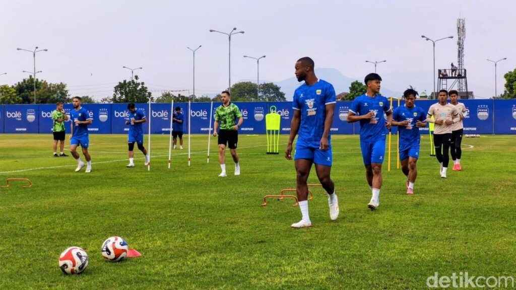 Persib Siapkan Komposisi Bek untuk Piala Presiden 2026 Tanpa Eliano