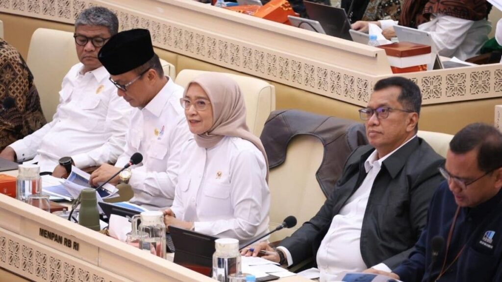 Menteri PANRB Rini Widyantini Paparkan Capaian Kinerja Tata Kelola 2025 ke DPR