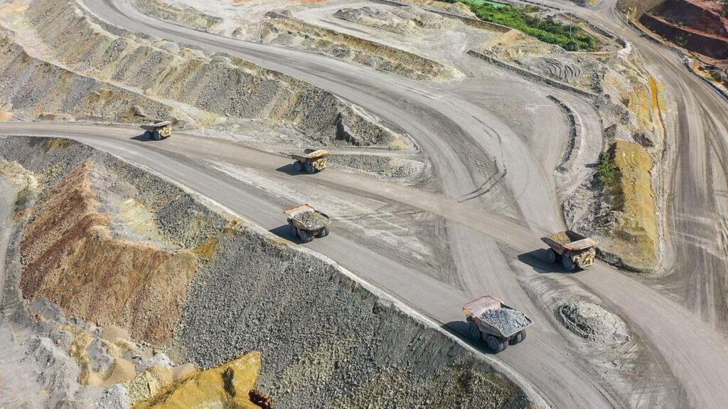 Amman Mineral Bantah Rencana Pencatatan Saham di Bursa Hong Kong
