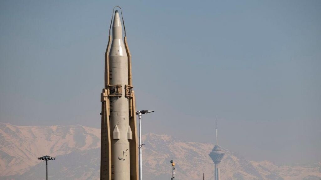 IRGC Iran Serang Puluhan Fasilitas Militer AS di Bahrain dan Kuwait