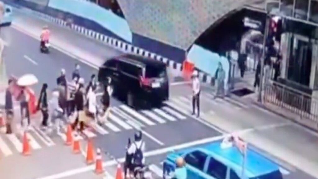 Polda Metro Jaya Ungkap Status Pajak Alphard Menerobos Zebra Cross